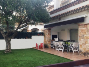 IDEAL FAMILY HOUSE IN THE COSTA BRAVA